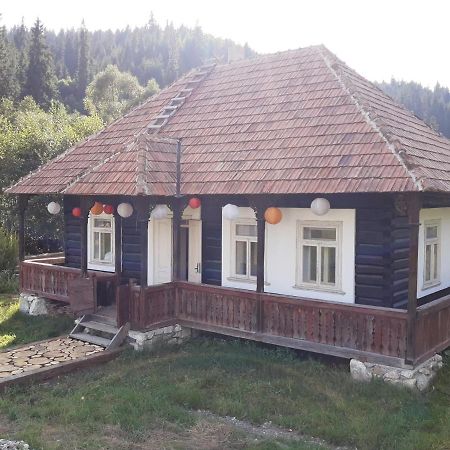 Hotel La Malu' Bistritei - Casutele Valea Stanii Extérieur photo